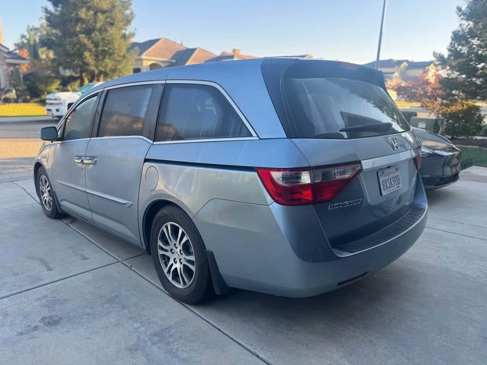 2011 Honda Odyssey - Image 3 of 10