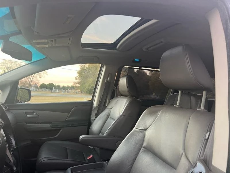 2011 Honda Odyssey - Image 18 of 19