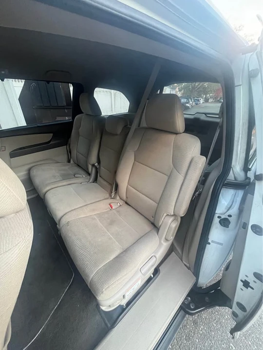 2011 Honda Odyssey - Image 8 of 8