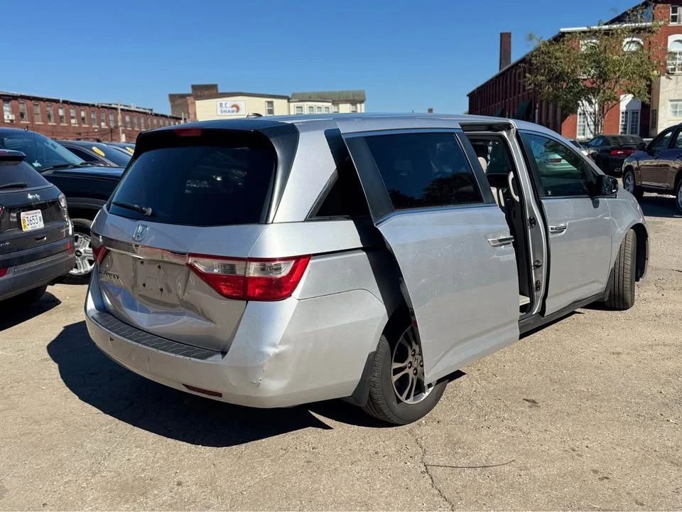 2011 Honda Odyssey - Image 7 of 14