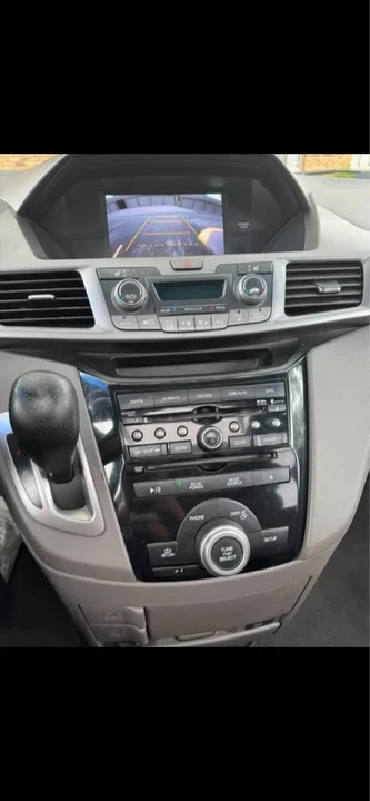 2011 Honda Odyssey - Image 13 of 14