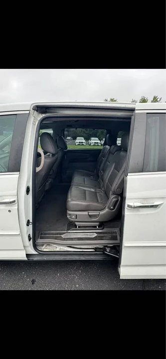 2011 Honda Odyssey - Image 11 of 14
