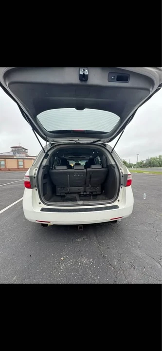 2011 Honda Odyssey - Image 12 of 14