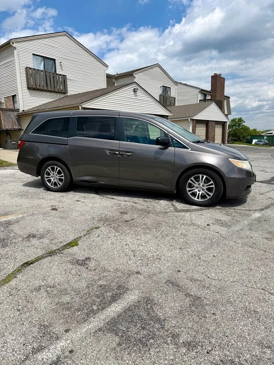 2011 Honda Odyssey - Image 11 of 20