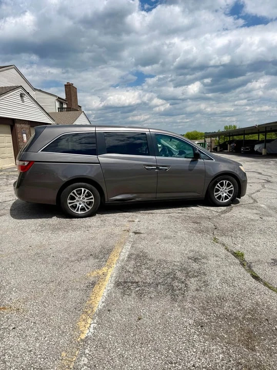 2011 Honda Odyssey - Image 10 of 20