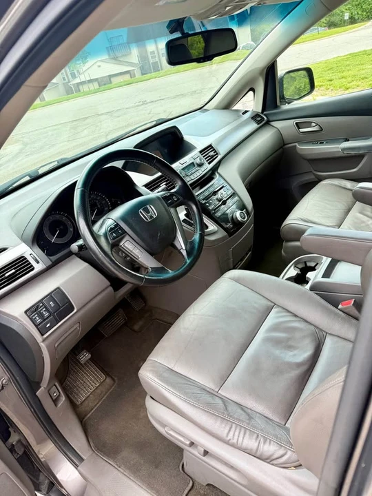 2011 Honda Odyssey - Image 14 of 20
