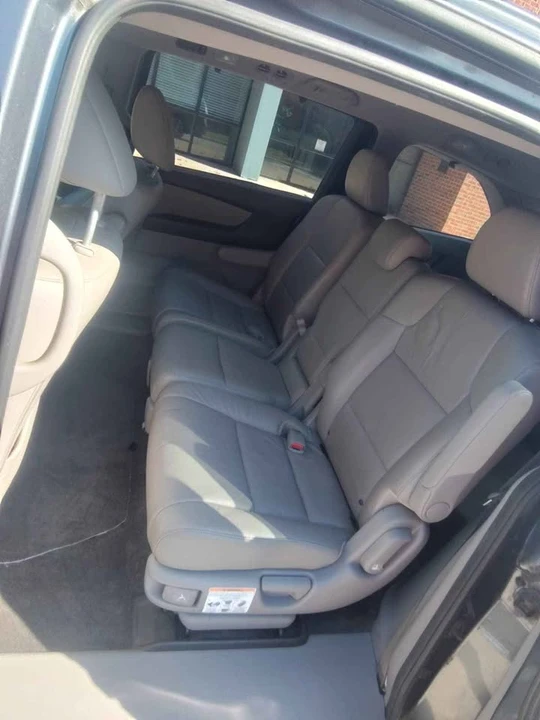 2011 Honda Odyssey - Image 2 of 11