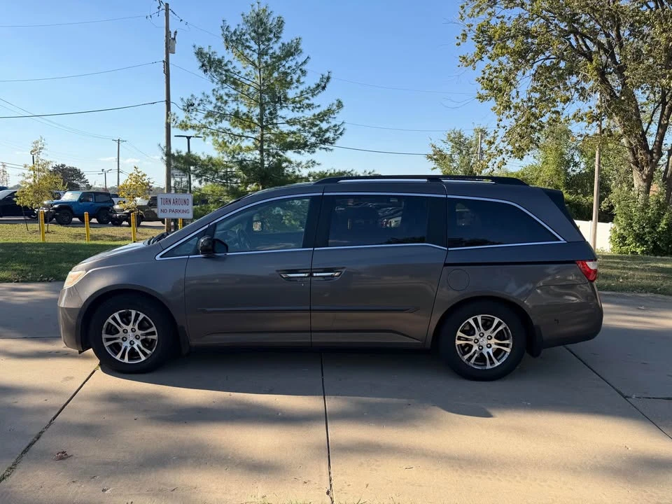 2011 Honda Odyssey - Image 4 of 8