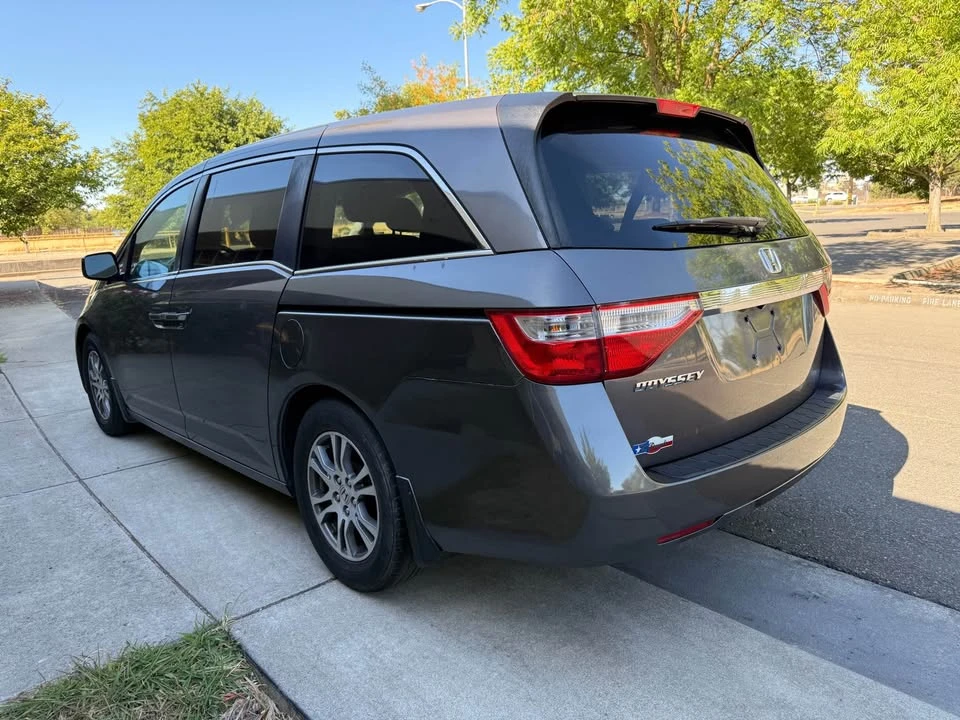 2011 Honda Odyssey - Image 3 of 18