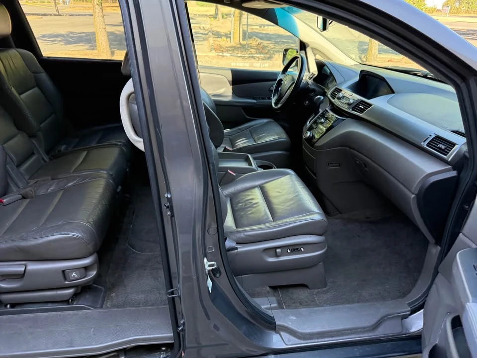 2011 Honda Odyssey - Image 9 of 18