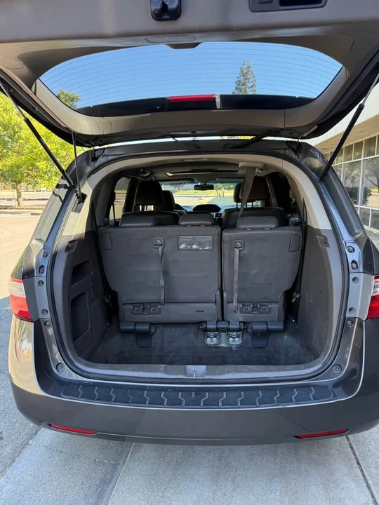 2011 Honda Odyssey - Image 16 of 18