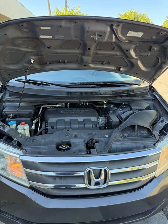 2011 Honda Odyssey - Image 17 of 18