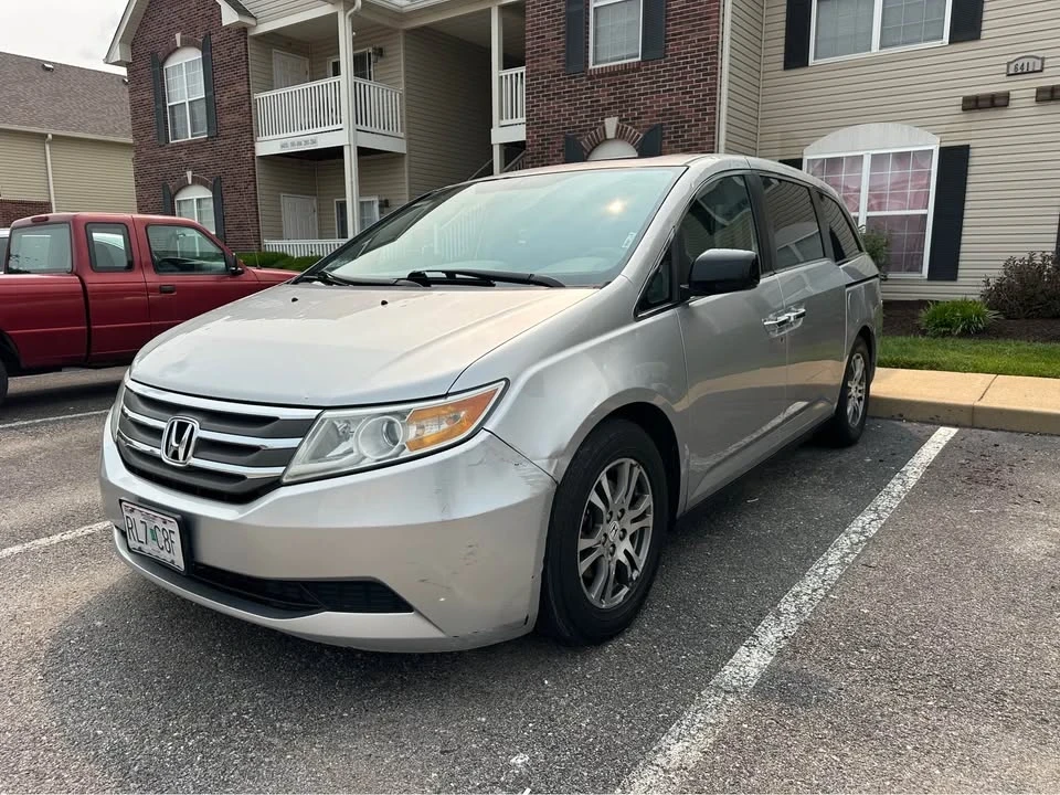 2011 Honda Odyssey - Image 3 of 10