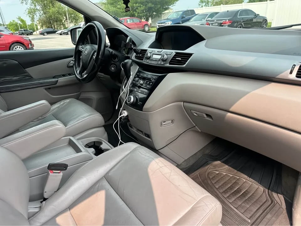 2011 Honda Odyssey - Image 10 of 10