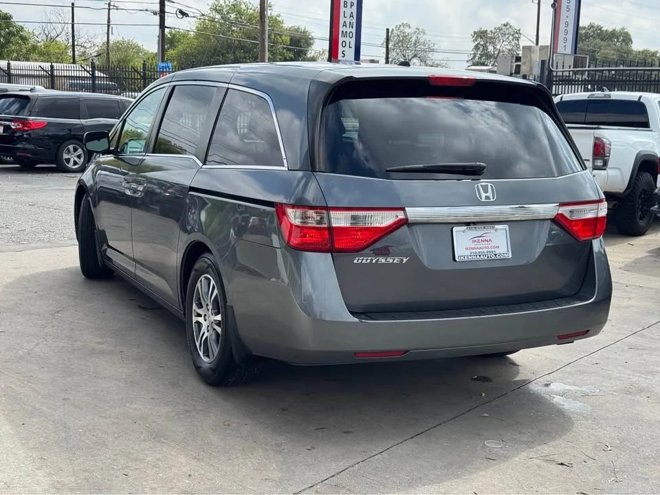 2011 Honda Odyssey - Image 3 of 12