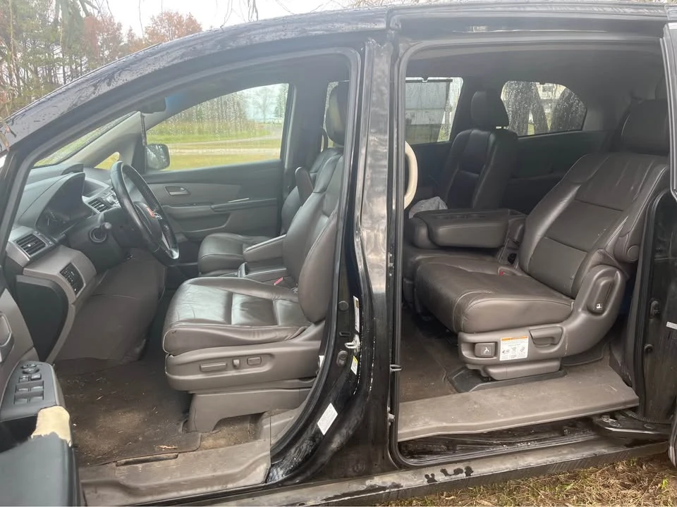 2011 Honda Odyssey - Image 2 of 2