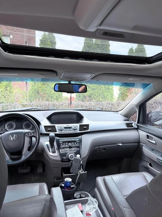 2011 Honda Odyssey - Image 3 of 5