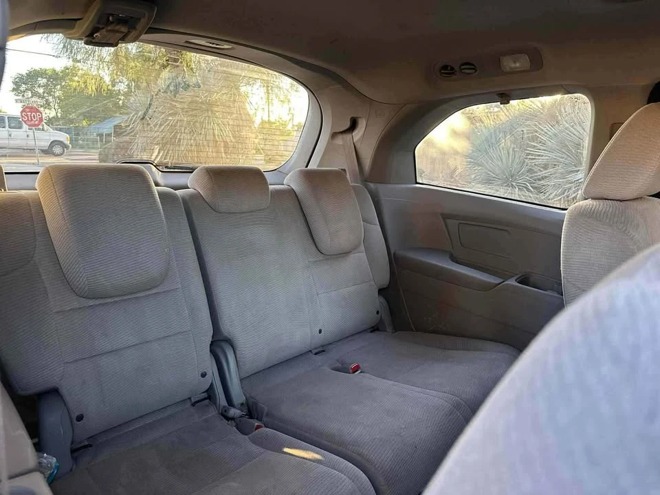 2011 Honda Odyssey - Image 11 of 12
