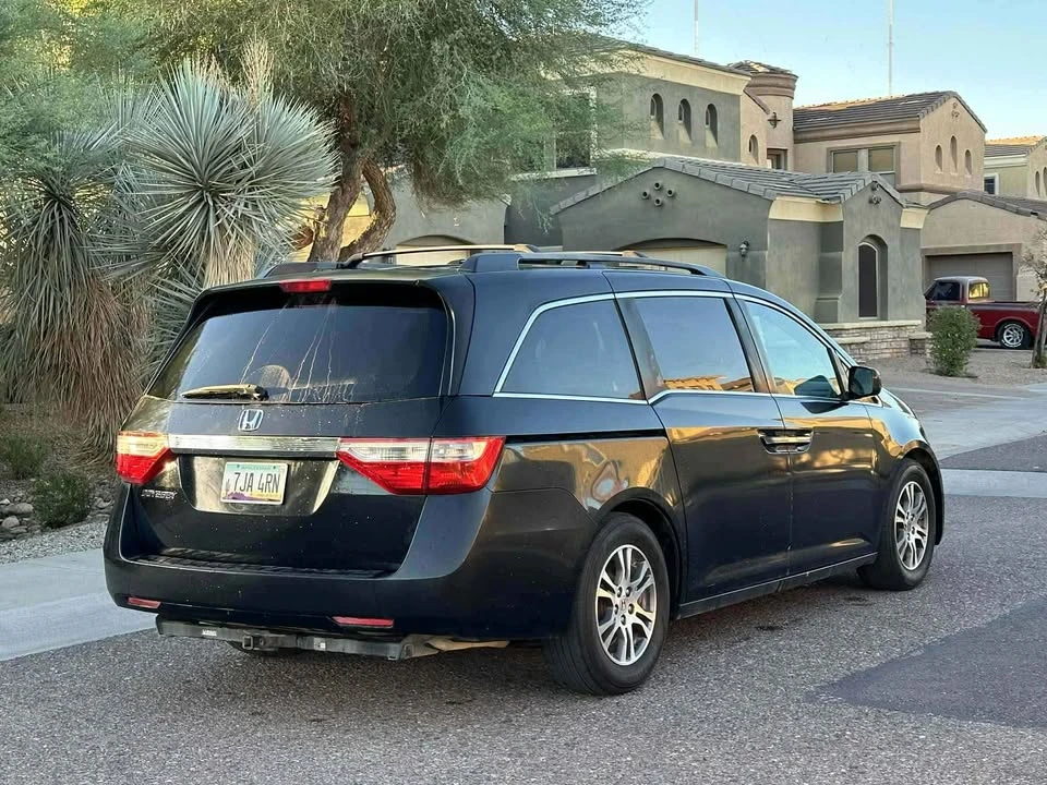 2011 Honda Odyssey - Image 3 of 12