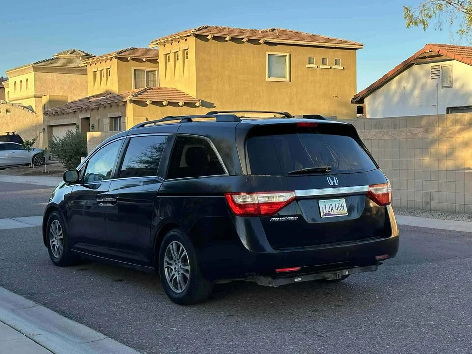 2011 Honda Odyssey - Image 2 of 12