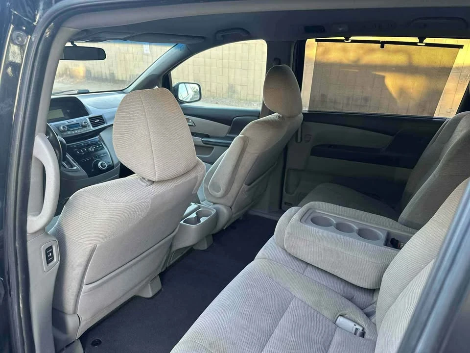 2011 Honda Odyssey - Image 6 of 12