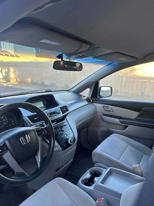 2011 Honda Odyssey - Image 8 of 12