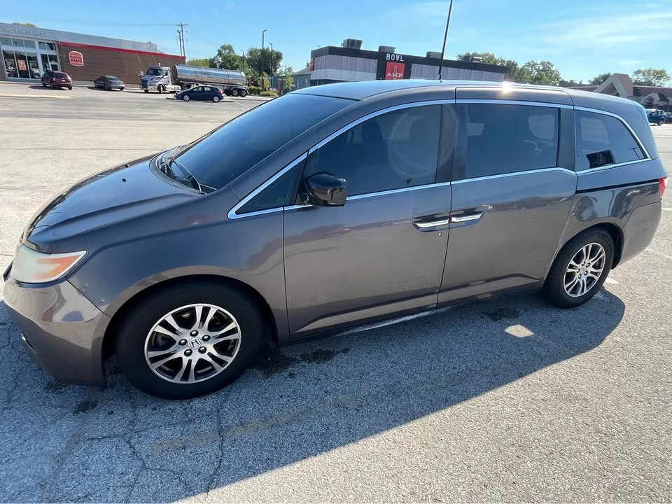 2011 Honda Odyssey - Image 5 of 5
