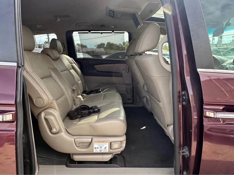 2011 Honda Odyssey - Image 15 of 20
