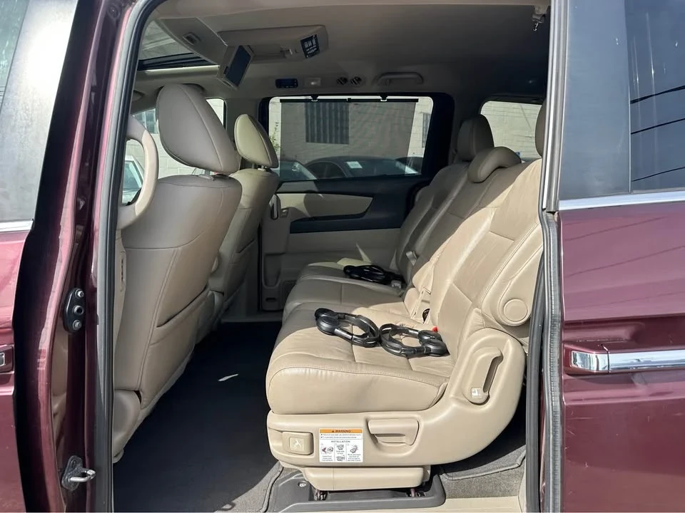2011 Honda Odyssey - Image 11 of 20