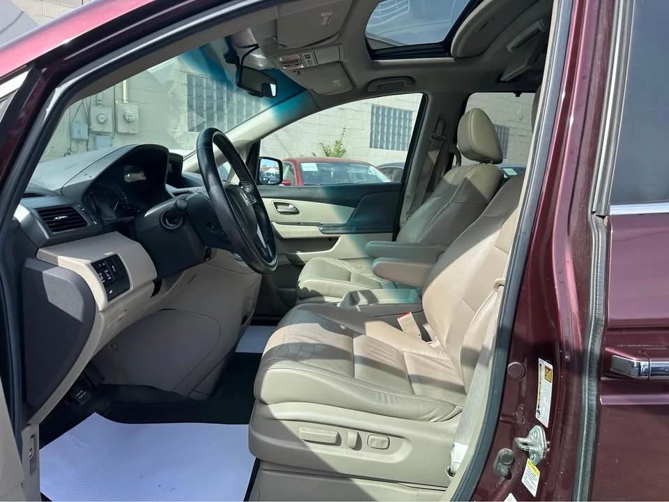 2011 Honda Odyssey - Image 10 of 20