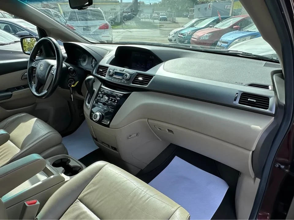 2011 Honda Odyssey - Image 13 of 20