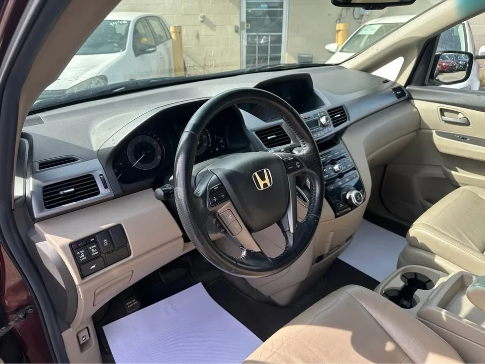 2011 Honda Odyssey - Image 9 of 20