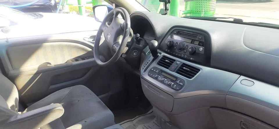 2011 Honda Odyssey - Image 16 of 16
