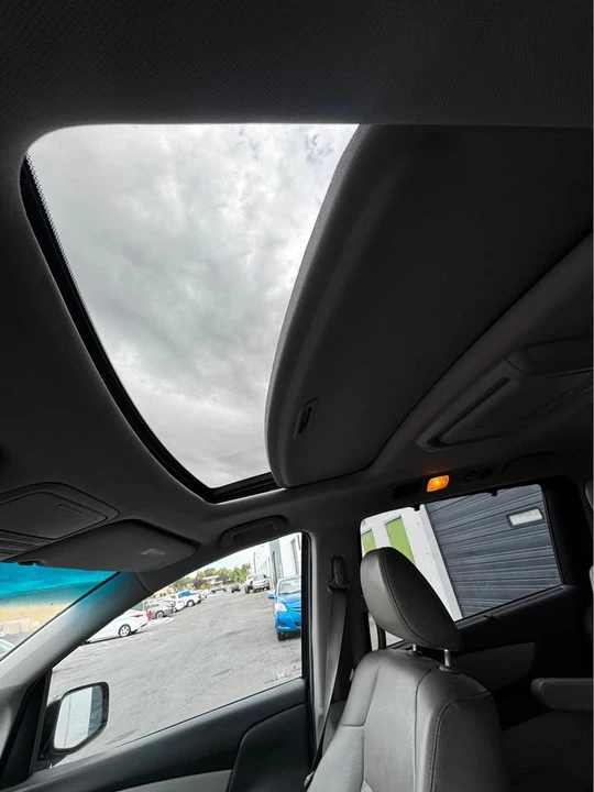 2011 Honda Odyssey - Image 10 of 10