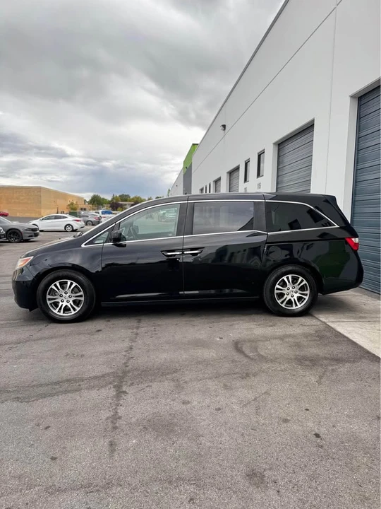 2011 Honda Odyssey - Image 5 of 10
