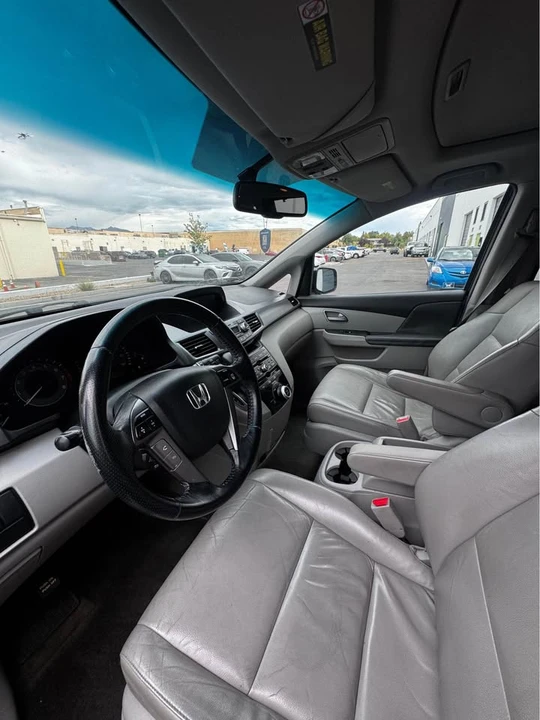 2011 Honda Odyssey - Image 9 of 10