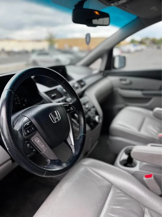 2011 Honda Odyssey - Image 7 of 10