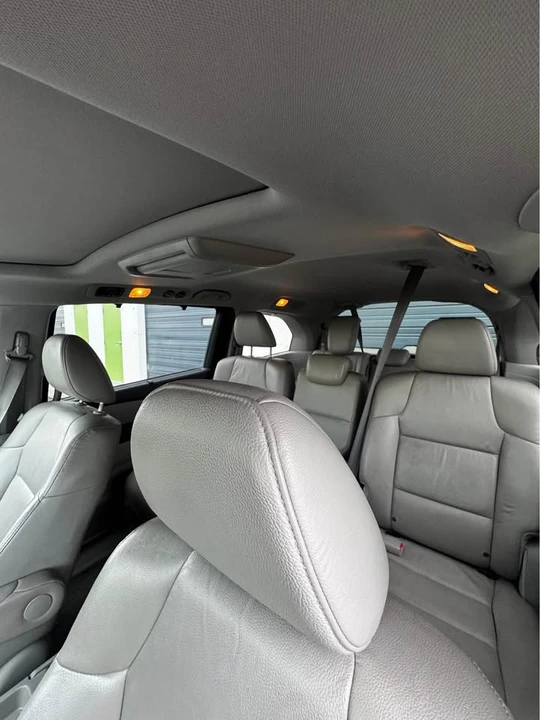 2011 Honda Odyssey - Image 8 of 10