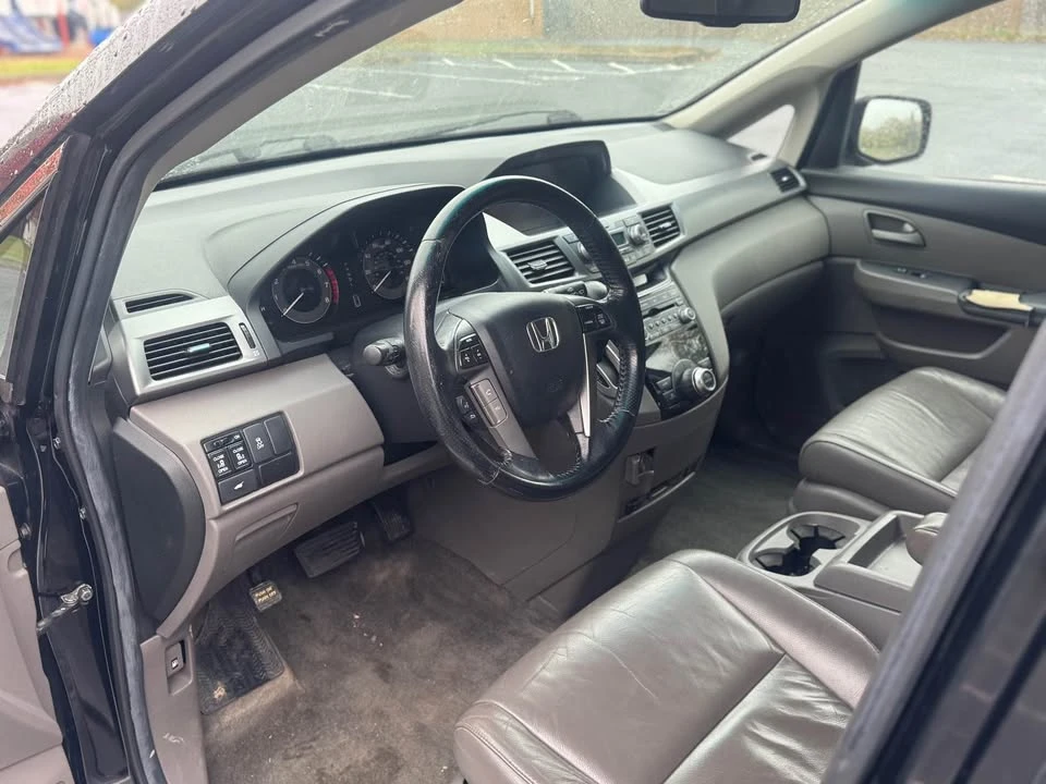 2011 Honda Odyssey - Image 10 of 20