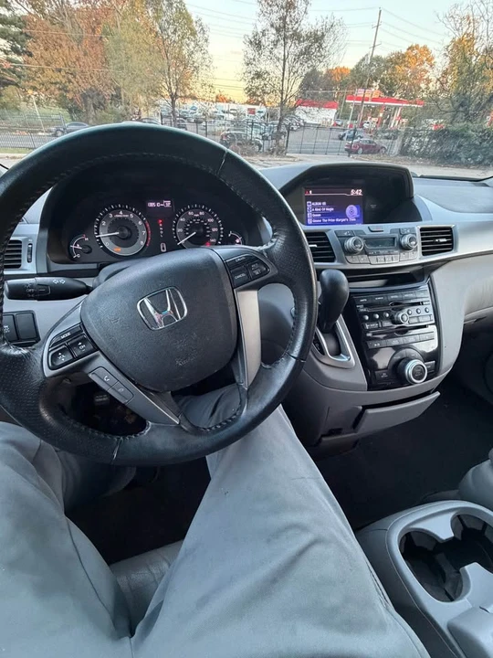 2011 Honda Odyssey - Image 12 of 12