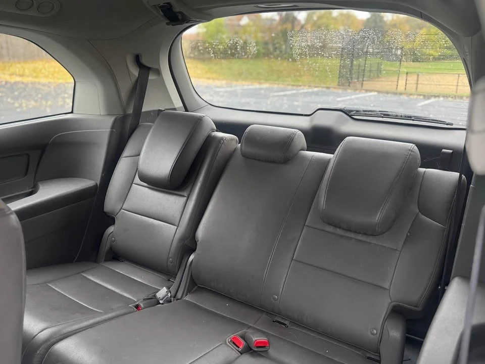 2011 Honda Odyssey - Image 15 of 20