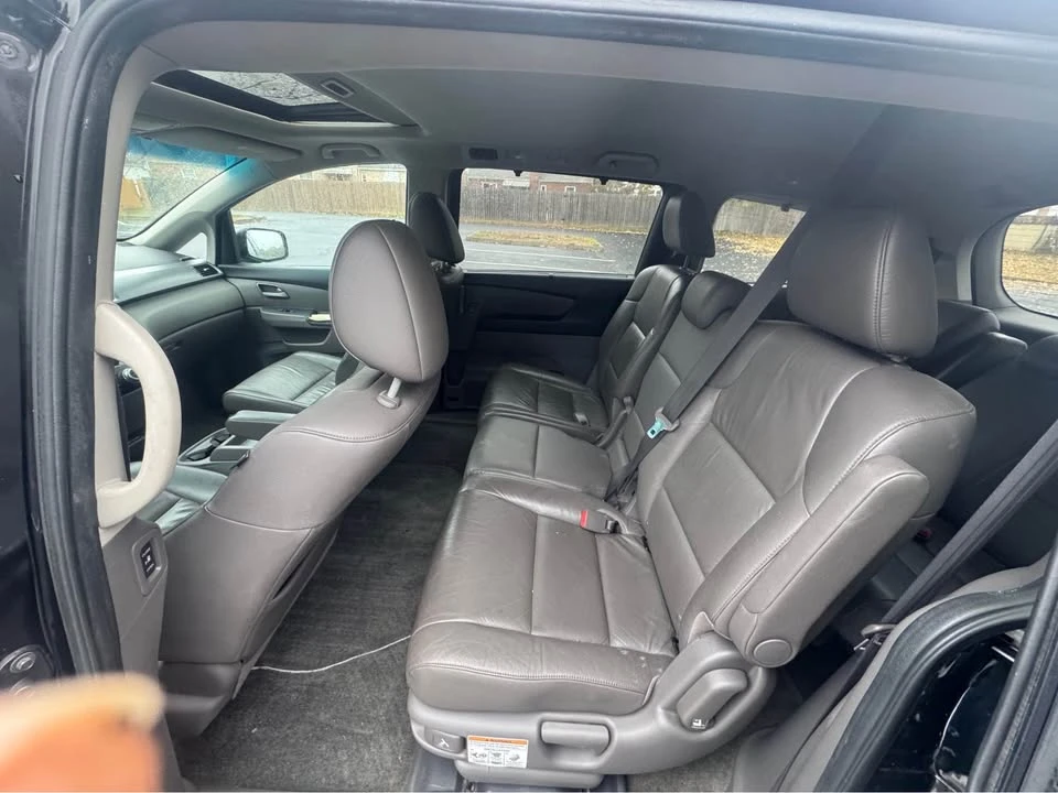 2011 Honda Odyssey - Image 14 of 20