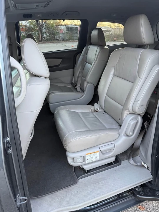 2011 Honda Odyssey - Image 11 of 12