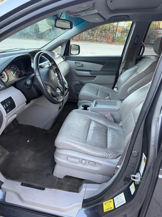 2011 Honda Odyssey - Image 8 of 12