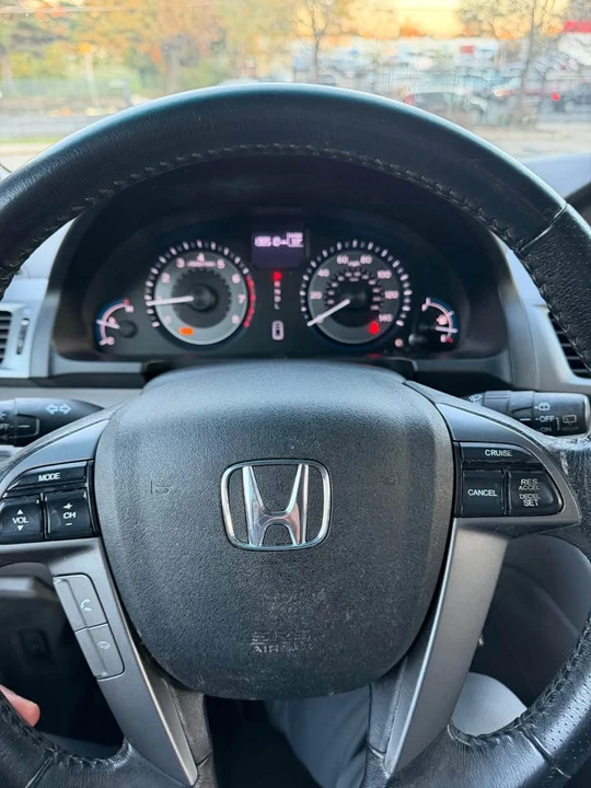 2011 Honda Odyssey - Image 9 of 12