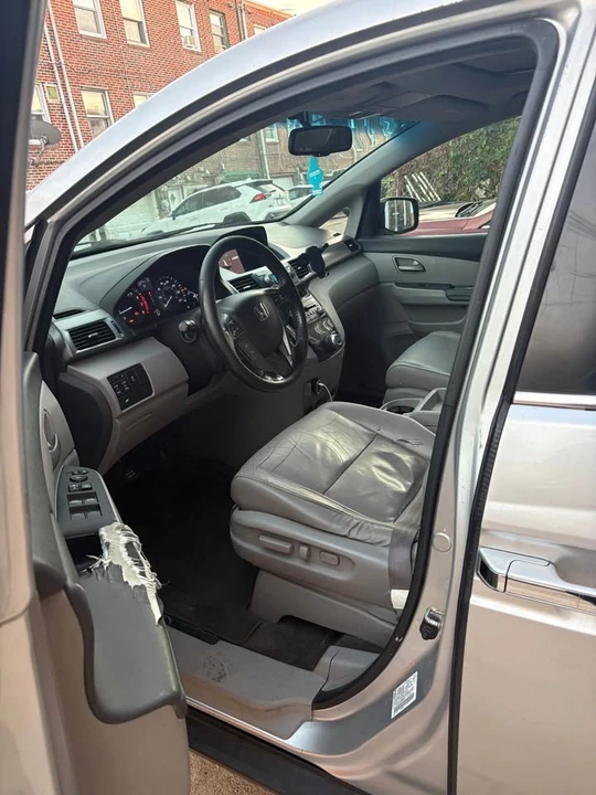 2011 Honda Odyssey - Image 5 of 6