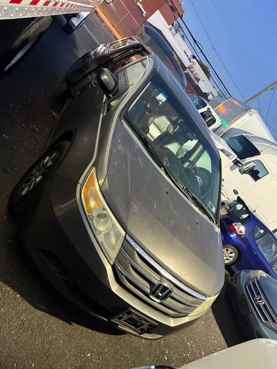 2011 Honda Odyssey - Image 2 of 9