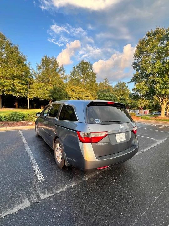 2011 Honda Odyssey - Image 6 of 10