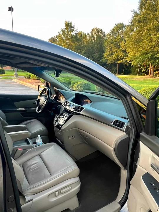 2011 Honda Odyssey - Image 9 of 10
