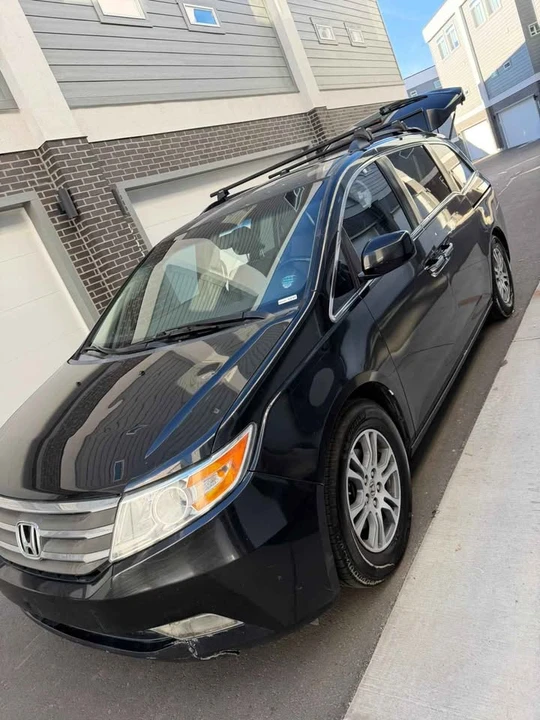 2011 Honda Odyssey - Image 2 of 12